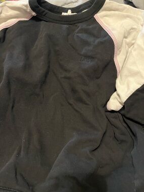 Levi's Black Embossed Logo Sweatshirt